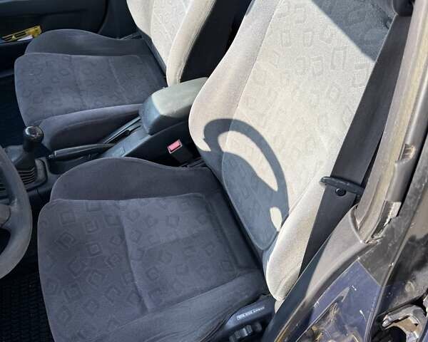 Синій Тойота Королла, об'ємом двигуна 1.4 л та пробігом 395 тис. км за 3100 $, фото 4 на Automoto.ua