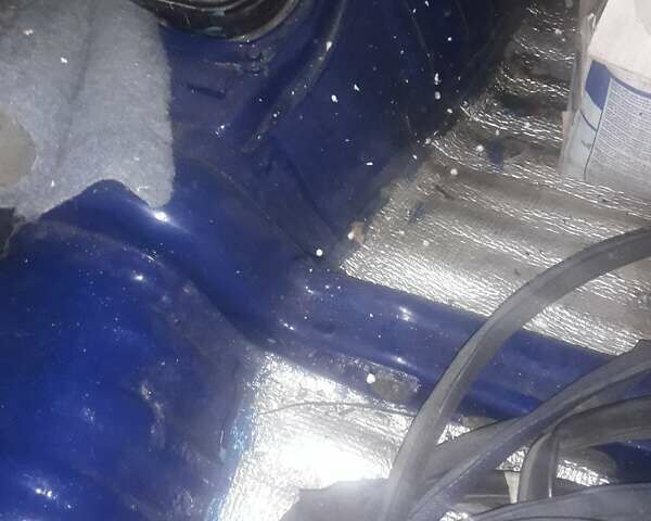 Синий Тойота Королла, объемом двигателя 1.5 л и пробегом 300 тыс. км за 433 $, фото 3 на Automoto.ua