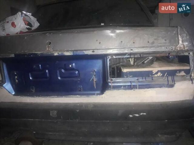 Синий Тойота Королла, объемом двигателя 1.5 л и пробегом 300 тыс. км за 433 $, фото 6 на Automoto.ua