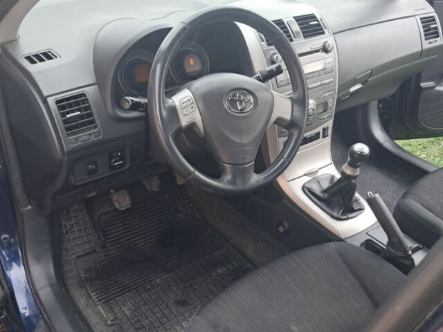 Синий Тойота Королла, объемом двигателя 1.6 л и пробегом 274 тыс. км за 5500 $, фото 4 на Automoto.ua