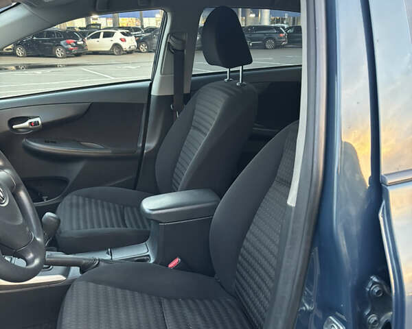 Синий Тойота Королла, объемом двигателя 1.59 л и пробегом 105 тыс. км за 7499 $, фото 5 на Automoto.ua