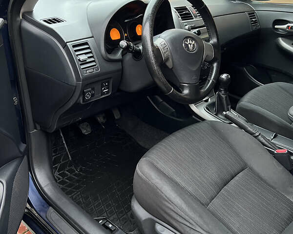 Синій Тойота Королла, об'ємом двигуна 1.6 л та пробігом 304 тис. км за 6500 $, фото 20 на Automoto.ua