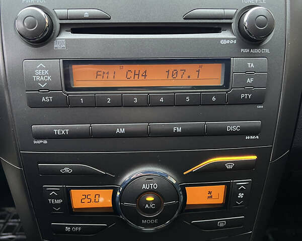 Синій Тойота Королла, об'ємом двигуна 1.6 л та пробігом 304 тис. км за 6500 $, фото 13 на Automoto.ua