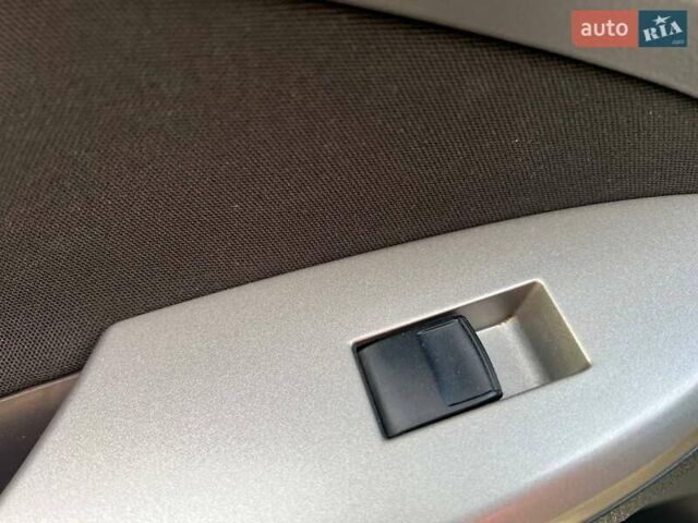 Синій Тойота Королла, об'ємом двигуна 1.6 л та пробігом 198 тис. км за 8690 $, фото 33 на Automoto.ua