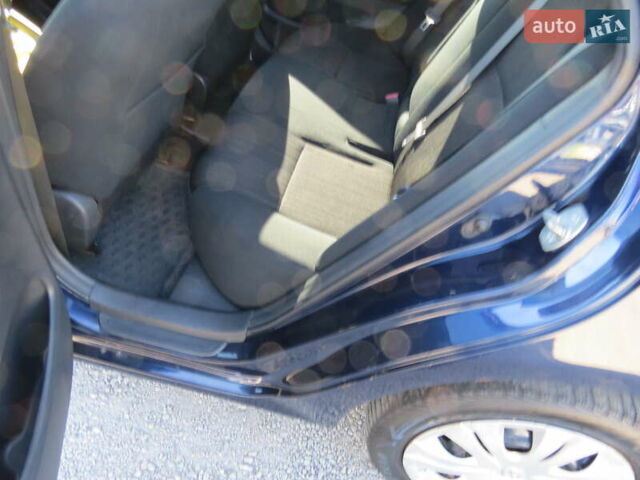 Синий Тойота Королла, объемом двигателя 1.6 л и пробегом 227 тыс. км за 5998 $, фото 12 на Automoto.ua