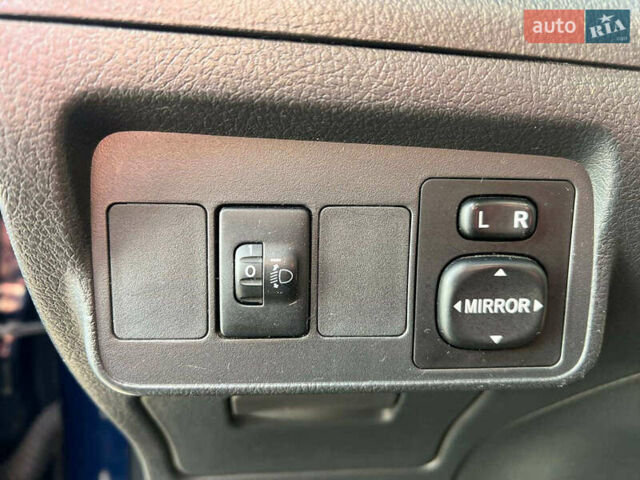 Синій Тойота Королла, об'ємом двигуна 1.6 л та пробігом 198 тис. км за 8690 $, фото 19 на Automoto.ua