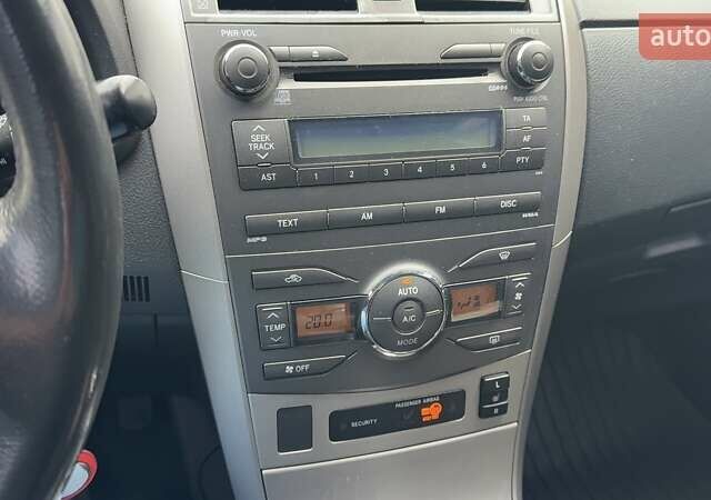 Синий Тойота Королла, объемом двигателя 1.6 л и пробегом 235 тыс. км за 7500 $, фото 6 на Automoto.ua