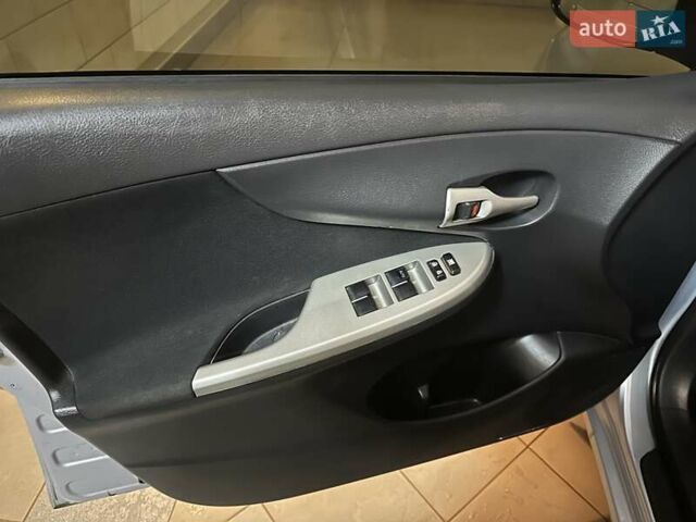 Синий Тойота Королла, объемом двигателя 1.6 л и пробегом 200 тыс. км за 7200 $, фото 5 на Automoto.ua