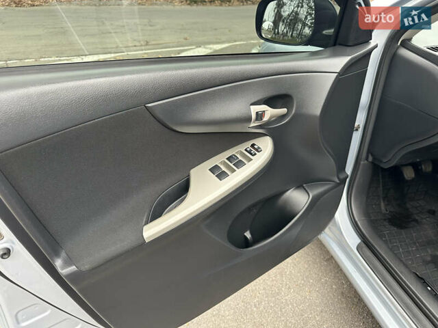 Синий Тойота Королла, объемом двигателя 1.6 л и пробегом 219 тыс. км за 7700 $, фото 27 на Automoto.ua