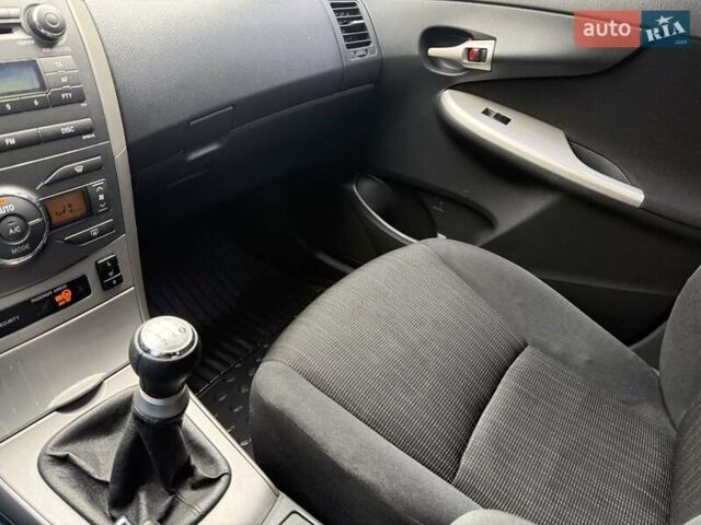 Синий Тойота Королла, объемом двигателя 1.6 л и пробегом 235 тыс. км за 7500 $, фото 9 на Automoto.ua