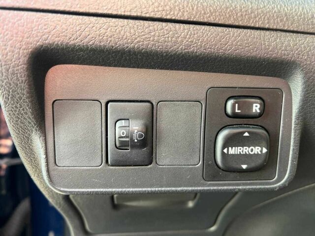 Синий Тойота Королла, объемом двигателя 1.6 л и пробегом 198 тыс. км за 7990 $, фото 19 на Automoto.ua