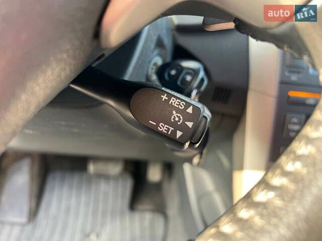 Синій Тойота Королла, об'ємом двигуна 1.6 л та пробігом 198 тис. км за 8690 $, фото 25 на Automoto.ua