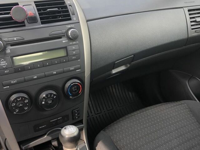 Синий Тойота Королла, объемом двигателя 1.3 л и пробегом 292 тыс. км за 6500 $, фото 4 на Automoto.ua