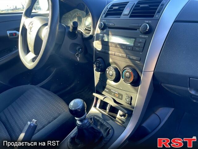 Синий Тойота Королла, объемом двигателя 1.3 л и пробегом 251 тыс. км за 5500 $, фото 11 на Automoto.ua