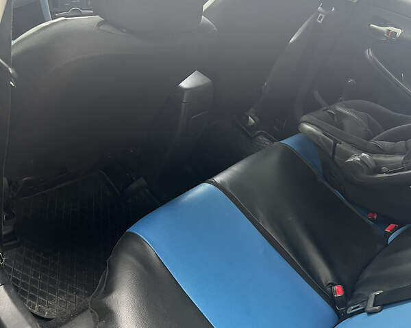 Синий Тойота Королла, объемом двигателя 1.33 л и пробегом 259 тыс. км за 6750 $, фото 9 на Automoto.ua