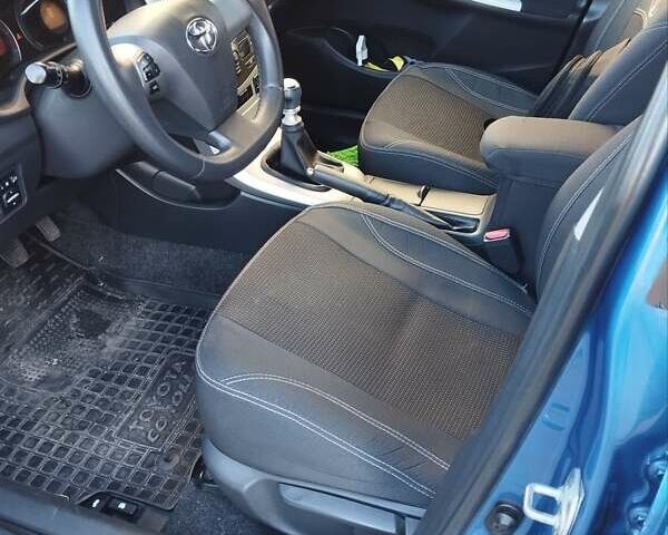 Синий Тойота Королла, объемом двигателя 1.6 л и пробегом 144 тыс. км за 8300 $, фото 4 на Automoto.ua