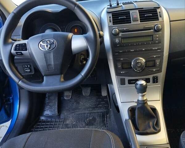 Синий Тойота Королла, объемом двигателя 1.6 л и пробегом 144 тыс. км за 8300 $, фото 6 на Automoto.ua
