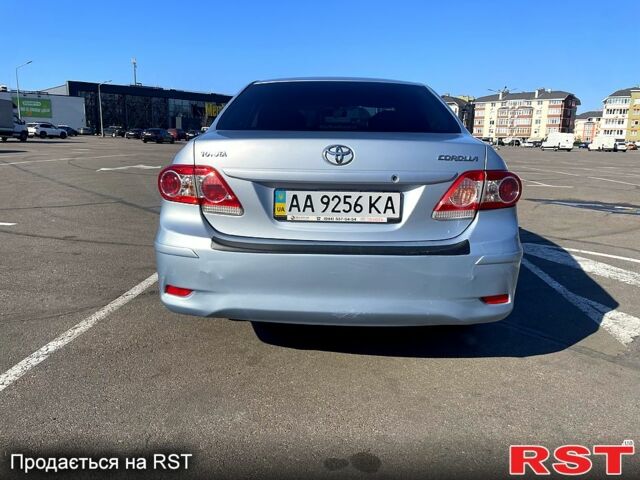Синий Тойота Королла, объемом двигателя 1.3 л и пробегом 251 тыс. км за 5500 $, фото 3 на Automoto.ua