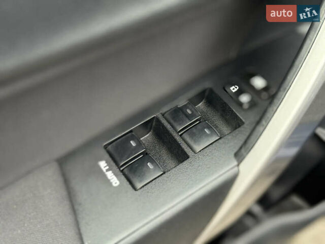 Синий Тойота Королла, объемом двигателя 1.59 л и пробегом 198 тыс. км за 10999 $, фото 22 на Automoto.ua