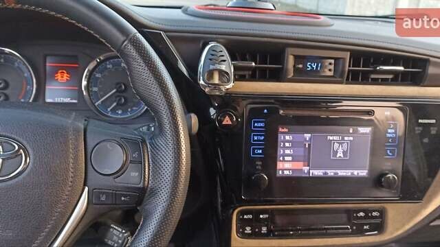 Синій Тойота Королла, об'ємом двигуна 1.8 л та пробігом 117 тис. км за 14000 $, фото 22 на Automoto.ua