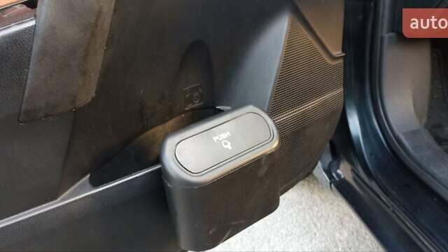 Синій Тойота Королла, об'ємом двигуна 1.8 л та пробігом 117 тис. км за 14000 $, фото 31 на Automoto.ua