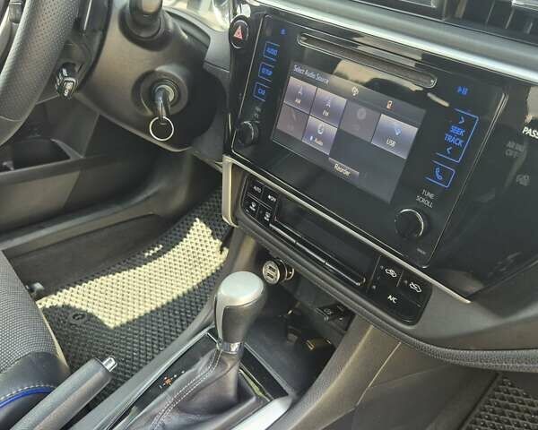 Синий Тойота Королла, объемом двигателя 1.8 л и пробегом 228 тыс. км за 12450 $, фото 14 на Automoto.ua