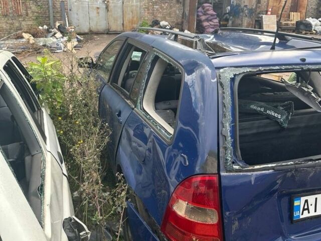 Синий Тойота Королла, объемом двигателя 1.4 л и пробегом 345 тыс. км за 700 $, фото 4 на Automoto.ua