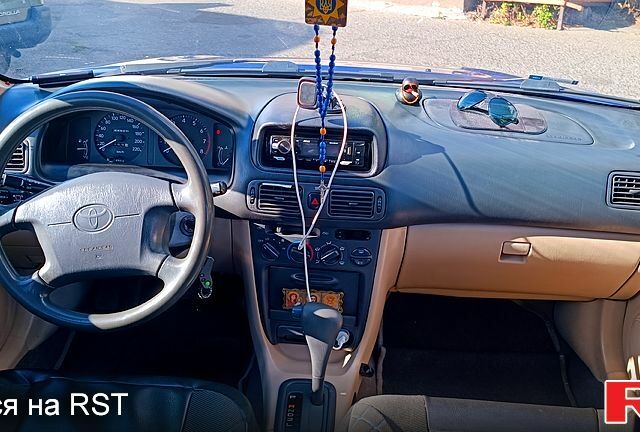 Синий Тойота Королла, объемом двигателя 1.6 л и пробегом 350 тыс. км за 3200 $, фото 4 на Automoto.ua