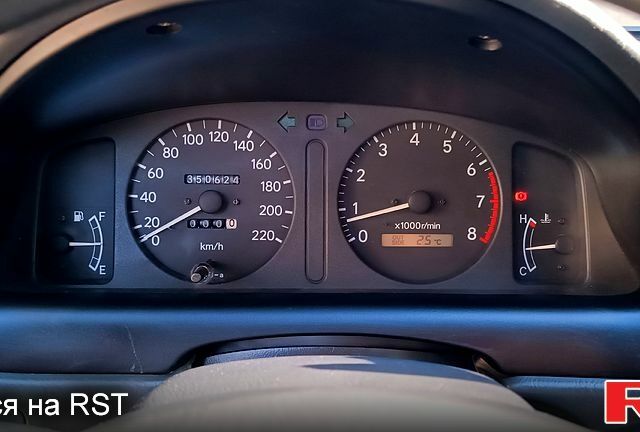 Синий Тойота Королла, объемом двигателя 1.6 л и пробегом 350 тыс. км за 3200 $, фото 5 на Automoto.ua