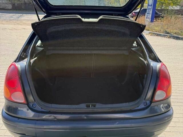 Синій Тойота Королла, об'ємом двигуна 1.4 л та пробігом 395 тис. км за 3100 $, фото 3 на Automoto.ua