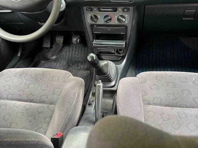 Синій Тойота Королла, об'ємом двигуна 1.4 л та пробігом 395 тис. км за 3100 $, фото 7 на Automoto.ua