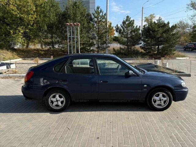 Синій Тойота Королла, об'ємом двигуна 1.4 л та пробігом 395 тис. км за 3100 $, фото 2 на Automoto.ua