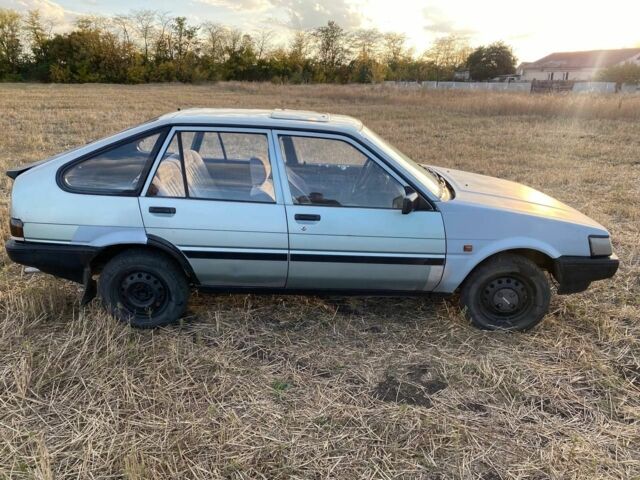 Зеленый Тойота Королла, объемом двигателя 1.3 л и пробегом 319 тыс. км за 800 $, фото 5 на Automoto.ua