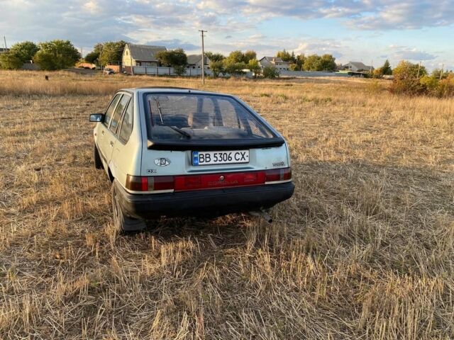 Зеленый Тойота Королла, объемом двигателя 1.3 л и пробегом 319 тыс. км за 800 $, фото 7 на Automoto.ua