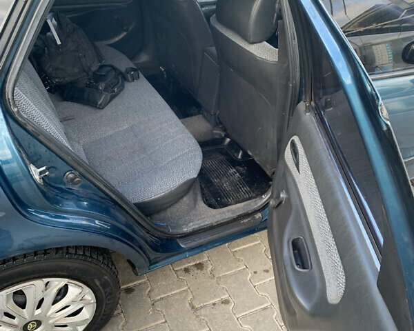 Зелений Тойота Королла, об'ємом двигуна 1.4 л та пробігом 294 тис. км за 2200 $, фото 5 на Automoto.ua