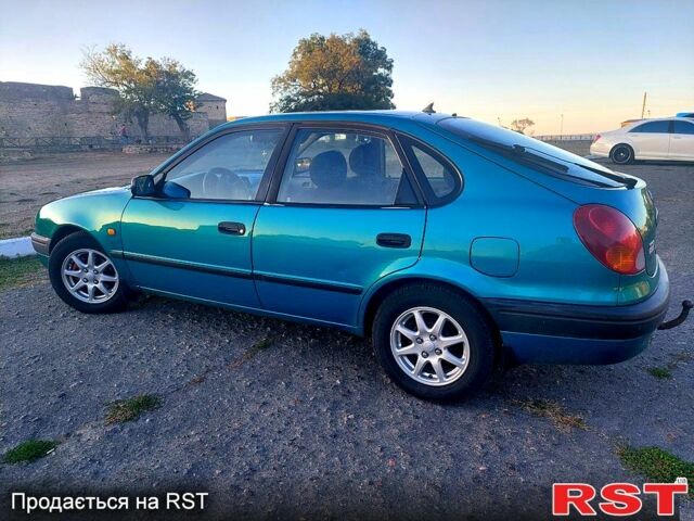 Зеленый Тойота Королла, объемом двигателя 1.6 л и пробегом 370 тыс. км за 3500 $, фото 1 на Automoto.ua