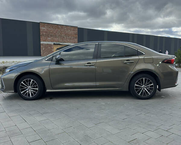 Зеленый Тойота Королла, объемом двигателя 1.6 л и пробегом 88 тыс. км за 22000 $, фото 2 на Automoto.ua