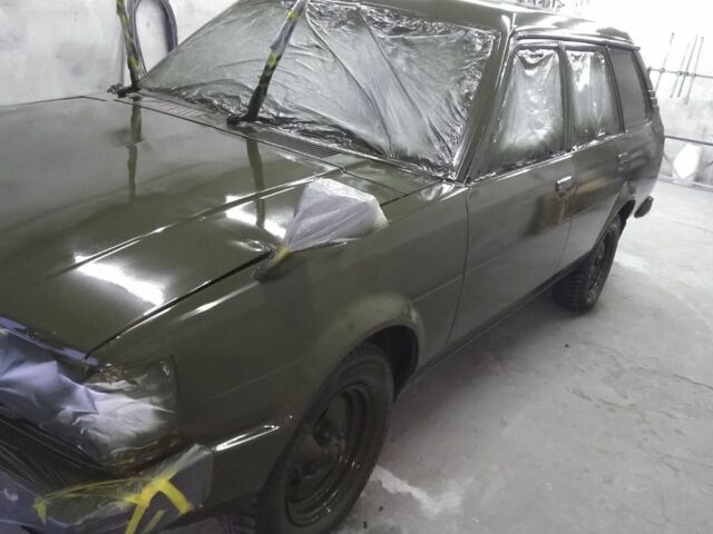 Зелений Тойота Королла, об'ємом двигуна 0 л та пробігом 30 тис. км за 1443 $, фото 4 на Automoto.ua