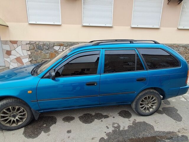 Зеленый Тойота Королла, объемом двигателя 1.3 л и пробегом 300 тыс. км за 3200 $, фото 1 на Automoto.ua