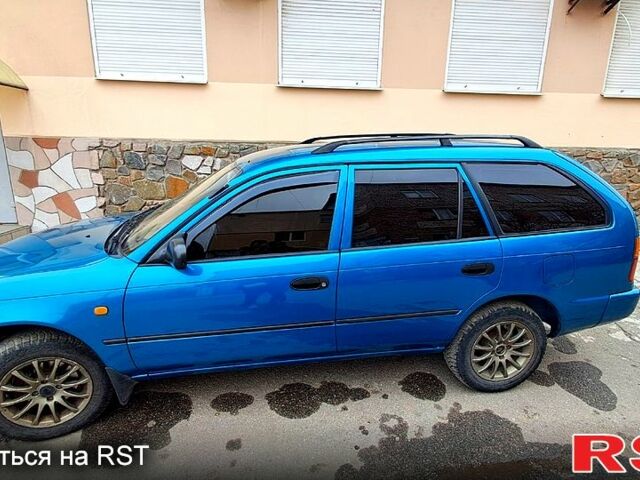 Зеленый Тойота Королла, объемом двигателя 1.3 л и пробегом 300 тыс. км за 3000 $, фото 1 на Automoto.ua