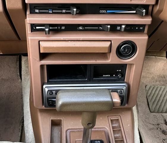 Белый Тойота Корона, объемом двигателя 1.8 л и пробегом 177 тыс. км за 3000 $, фото 13 на Automoto.ua