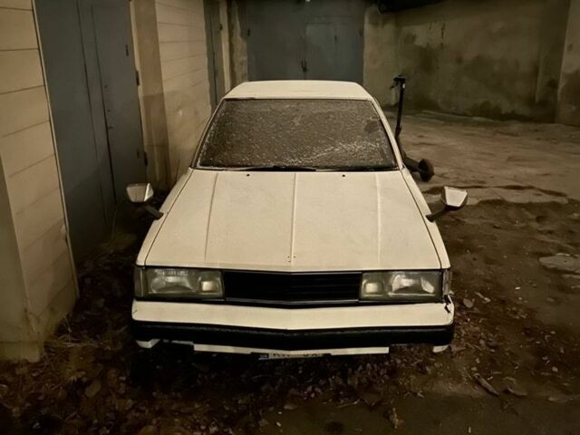 Белый Тойота Корона, объемом двигателя 1.8 л и пробегом 177 тыс. км за 3000 $, фото 4 на Automoto.ua