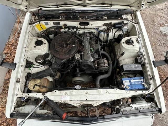 Белый Тойота Корона, объемом двигателя 1.8 л и пробегом 177 тыс. км за 3000 $, фото 5 на Automoto.ua