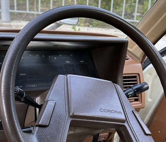 Белый Тойота Корона, объемом двигателя 1.8 л и пробегом 177 тыс. км за 3000 $, фото 12 на Automoto.ua