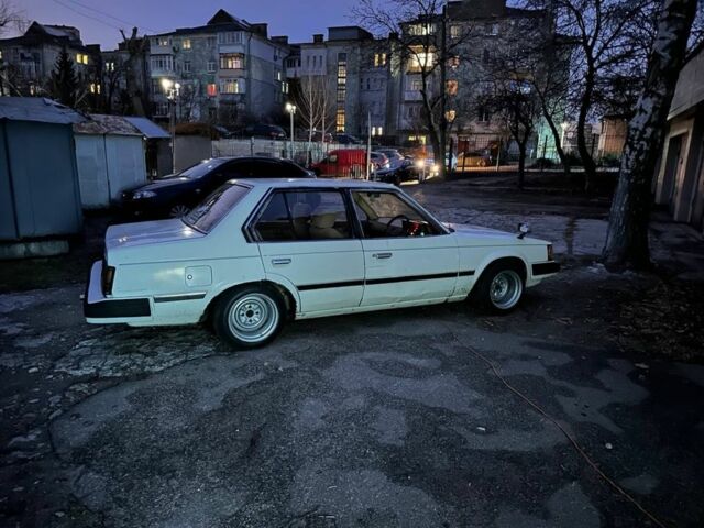 Белый Тойота Корона, объемом двигателя 1.8 л и пробегом 177 тыс. км за 3000 $, фото 3 на Automoto.ua