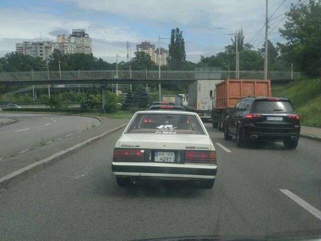 Белый Тойота Корона, объемом двигателя 1.8 л и пробегом 177 тыс. км за 3000 $, фото 2 на Automoto.ua