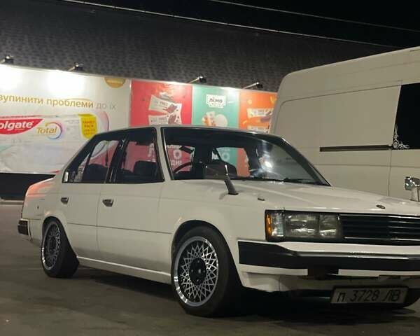 Белый Тойота Корона, объемом двигателя 1.8 л и пробегом 200 тыс. км за 2300 $, фото 4 на Automoto.ua