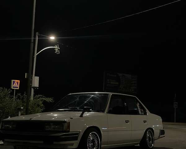 Белый Тойота Корона, объемом двигателя 1.8 л и пробегом 200 тыс. км за 2300 $, фото 3 на Automoto.ua