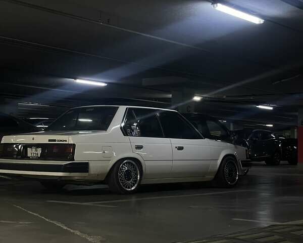 Белый Тойота Корона, объемом двигателя 1.8 л и пробегом 200 тыс. км за 2300 $, фото 1 на Automoto.ua