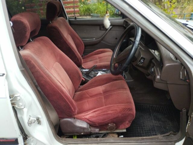 Белый Тойота Корона, объемом двигателя 1.5 л и пробегом 240 тыс. км за 1100 $, фото 14 на Automoto.ua